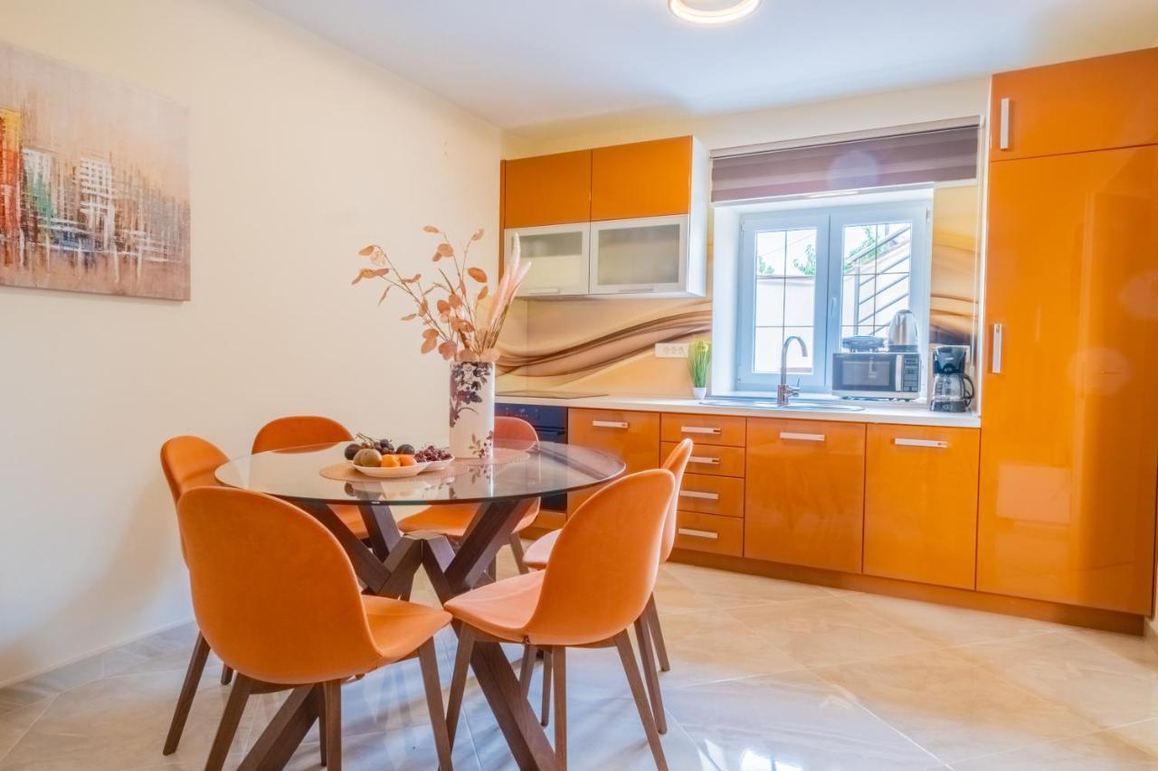 Apartments Laganini Novi Vinodolski Bagian luar foto