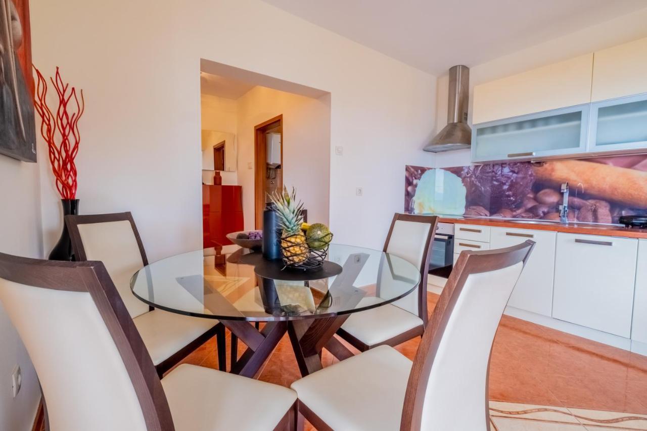 Apartments Laganini Novi Vinodolski Bagian luar foto